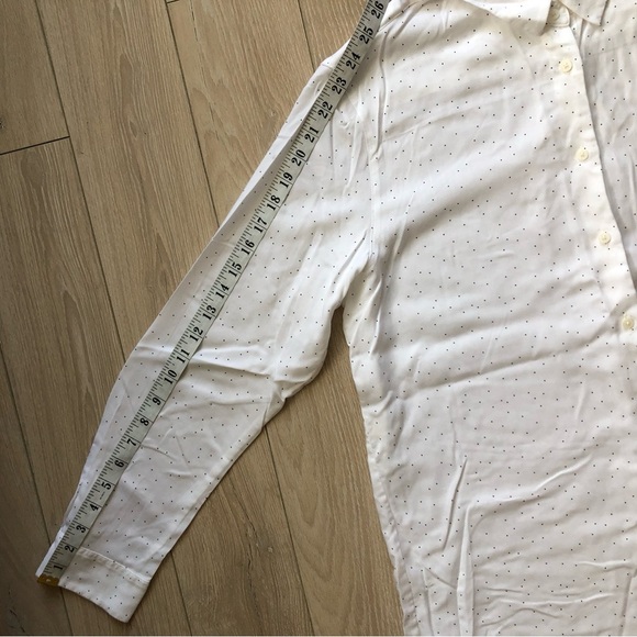 Like New Uniqlo Polka Dot Print Button-Up Shirt Women’s Size L - Picture 4 of 9